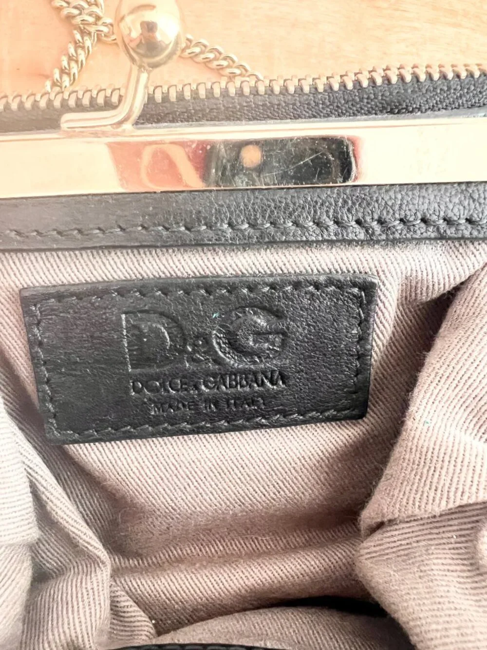 Vintage D&G Dolce Gabbana Black Leather Small Lily Twist Kiss Lock Clutch